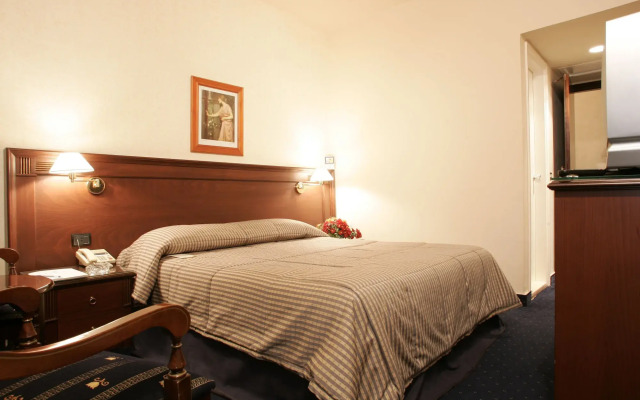 Mayflower Hotel