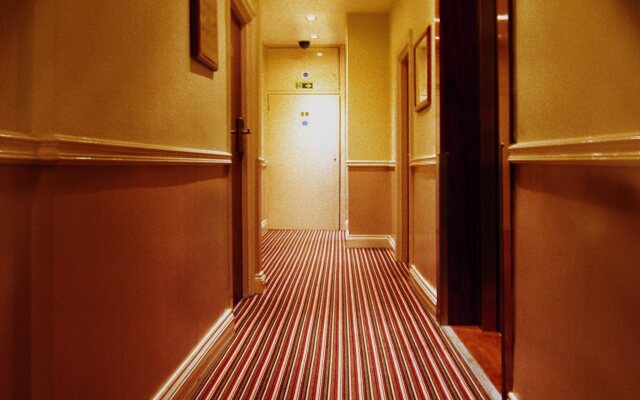 Westbury Hotel