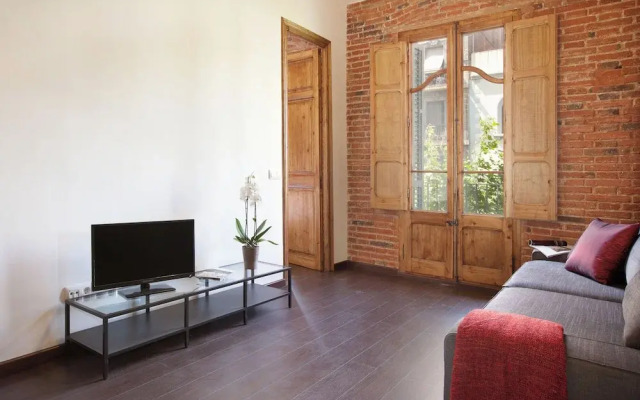 Comfortable Family Apartment With Balcony