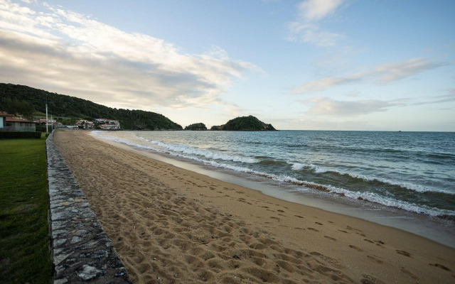 Casa c/ Área Goumert e 4 Suítes | CBR 11