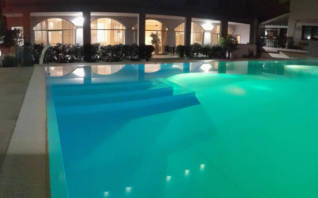 Hotel For You