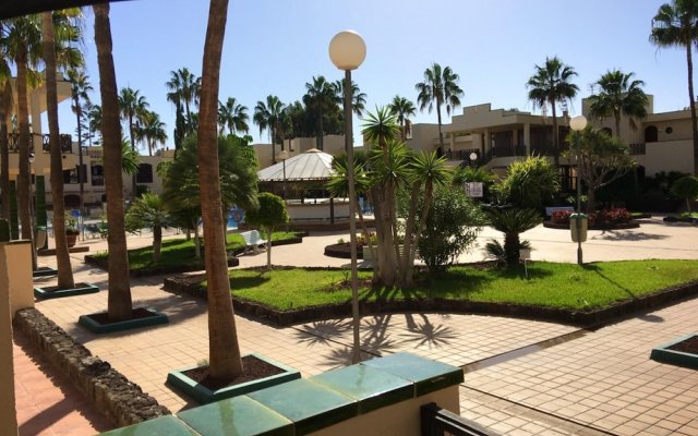 Apartment With one Bedroom in Costa del Silencio, With Pool Access and Wifi - 700 m From the Beach