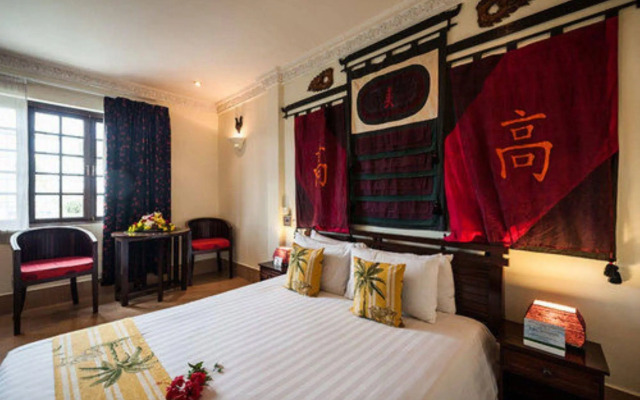 Red Hibiscus Hotel