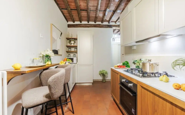 The Hidden Alley Apartment