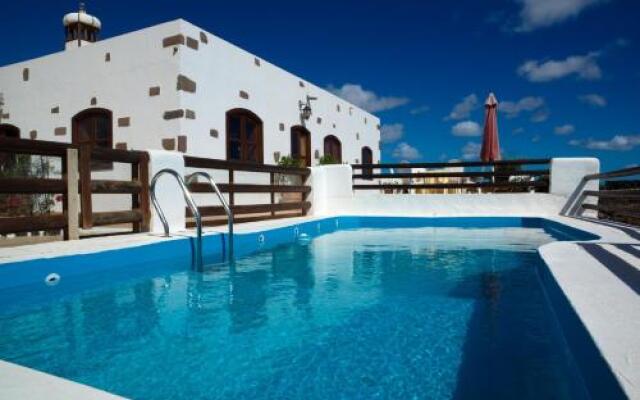 Ac Villas Macher