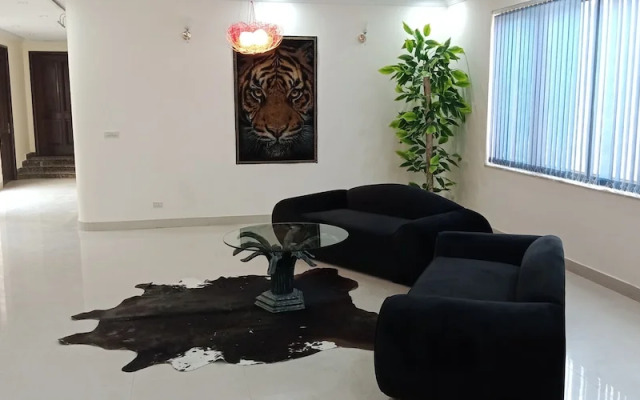 Westin Suites Guest House