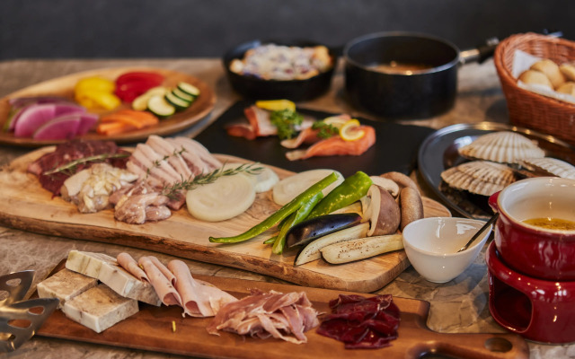 Panoramic Mt. Fuji Views from All Rooms – VISION GLAMPING Resort & Spa YAMANAKAKO