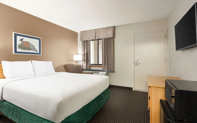 Travelodge by Wyndham Wellington KS