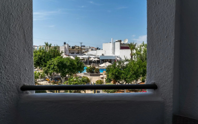 Malia Holidays Hotel