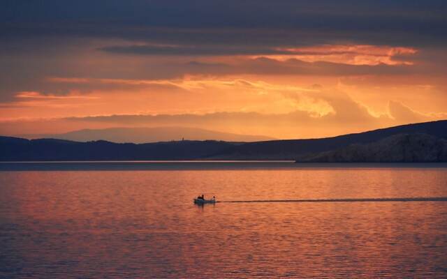 Comfortable Holiday Home in Metajna With Terrace