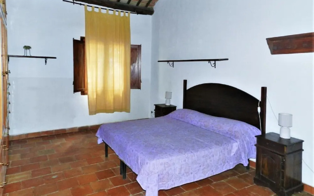 Delightful Holiday Home in Fulgatore With Swimming Pool
