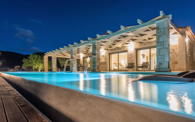 Artina Luxury Villa