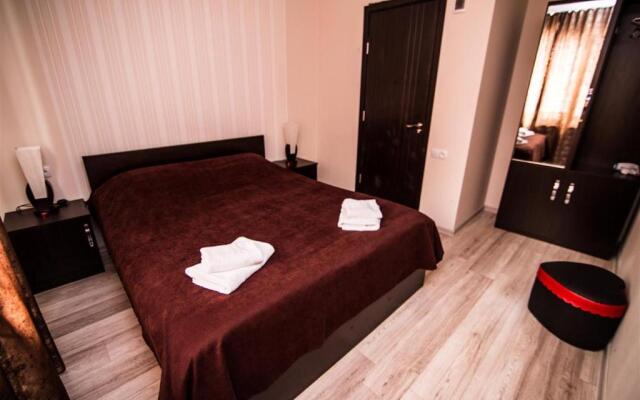 Roza’s Guest House