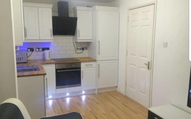 One Bed Apartment Near Heathrow