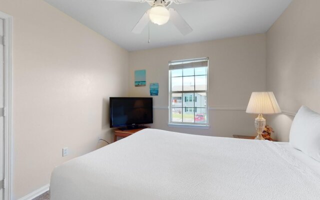 3b/2b w/ Pool & Tennis Court, Sleeps 6