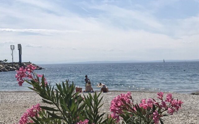 Inviting 1-Bed Apartment in Ičići