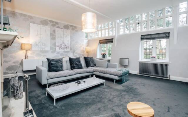 Wisteria House - Sleeps 11