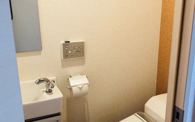 Yeah Room Zeus The Garden