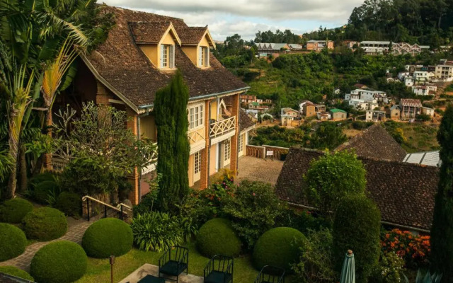 Tsara Guest House