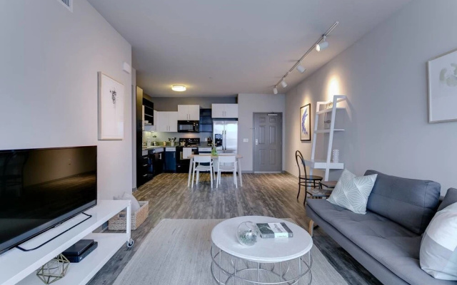 One Bed/1Bath + Private Balcony WALK TO BEACH