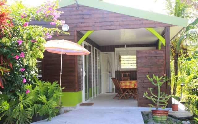 Bungalow With 2 Bedrooms in Rivière-salée, With Furnished Terrace and