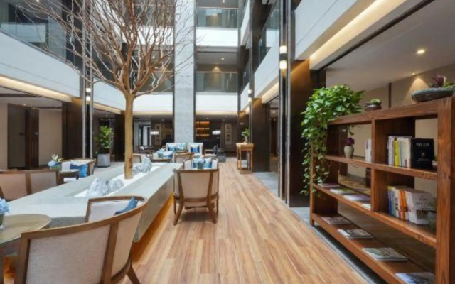 Lugui International Hotel
