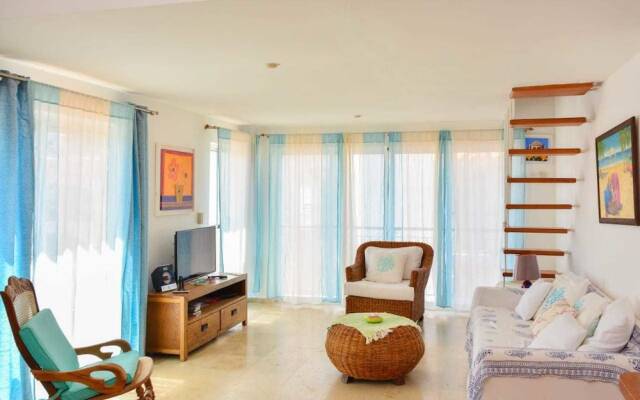 Cadaques Caribe Apartment