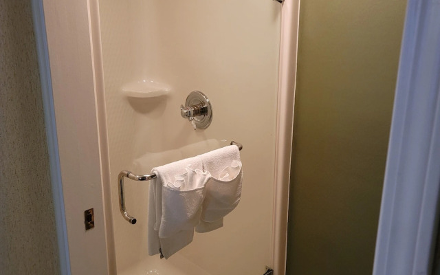 Sleep Inn & Suites Bay View Acme - Travers City