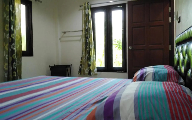 2BR Maryam villa near Tesco & beach.