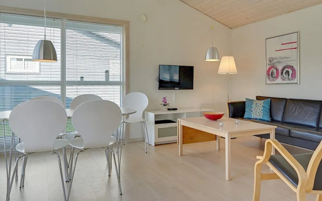 6 Person Holiday Park Home in Gudhjem