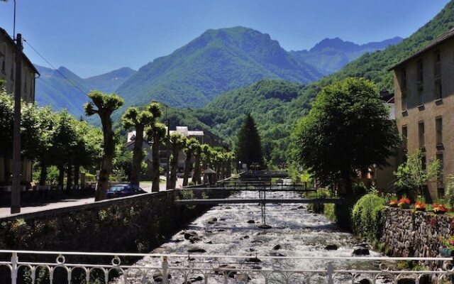 Logement n209 6pers face aux Thermes