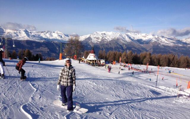 Les Collons1800- Bel appart 2pièces-4 pers-piscine-sauna-parking int-Wifi gratuit