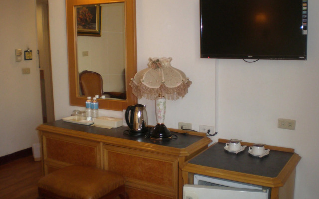 Riverside Hotel
