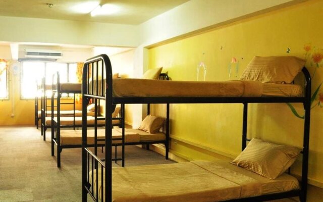 DENAI The Backpackers Residence