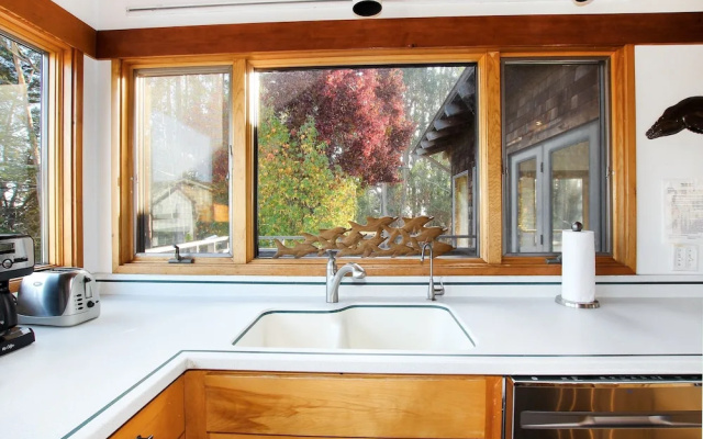 202 Pelton Ave Home