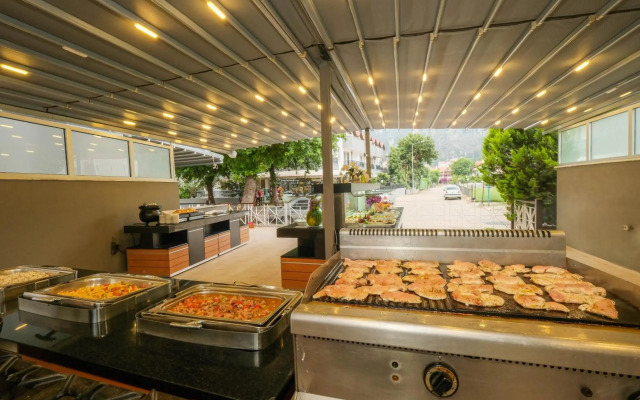 Selen Hotel Icmeler