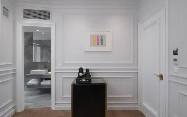 Praxitelous Luxury Suites