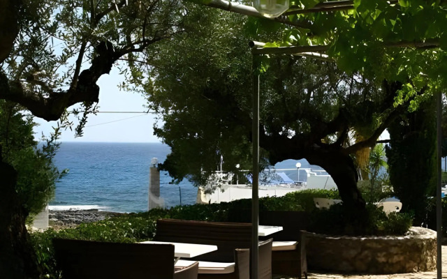 Kardamili Beach Hotel