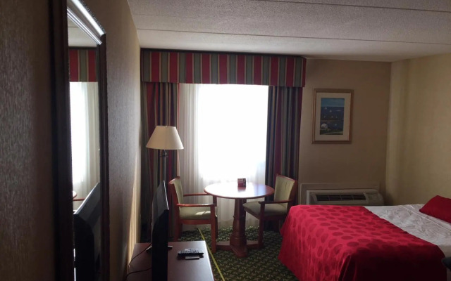 Mystic River Hotel & Suites Near Casinos