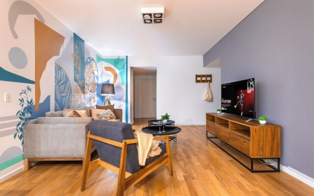 2BR Family Apt Puente de la Mujer View