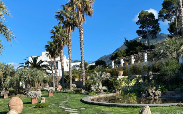 Botania Relais & Spa - The Leading Hotels of the World.