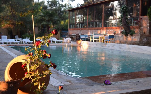 Kayserkaya Cottages & Camping