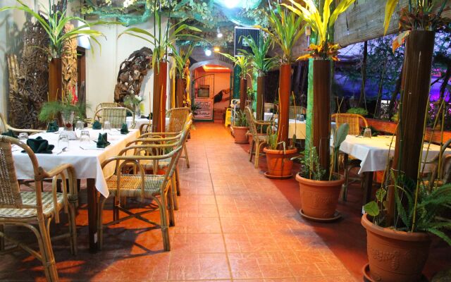 Deep Forest Garden Hotel