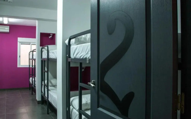 Olé Backpackers Hostel