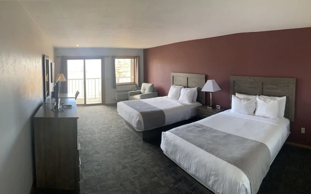 Cherry Hills Golf & Lodge