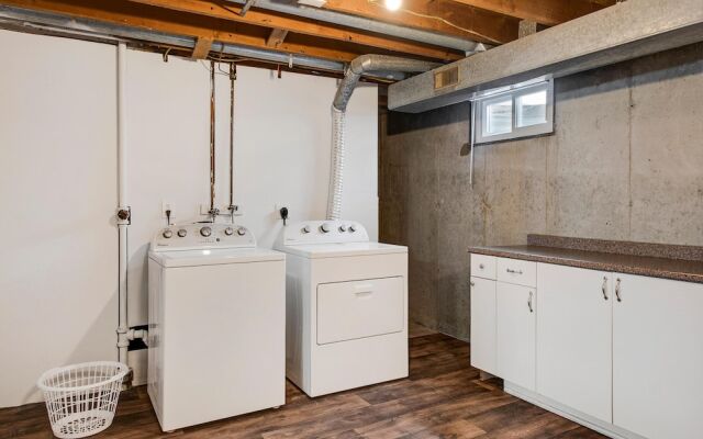 Quiet Getaway, Modern Kitchen and Foosball Table