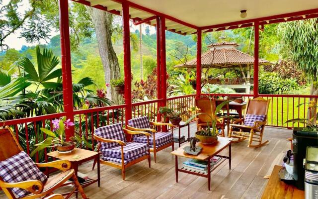 Hacienda Venecia Main House & Coffee Lodge