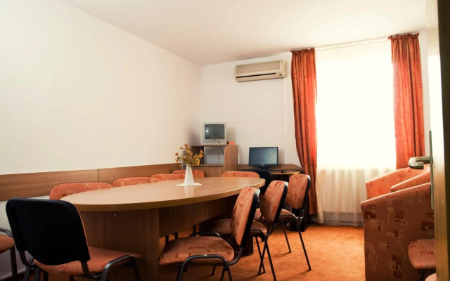 Hotel Est