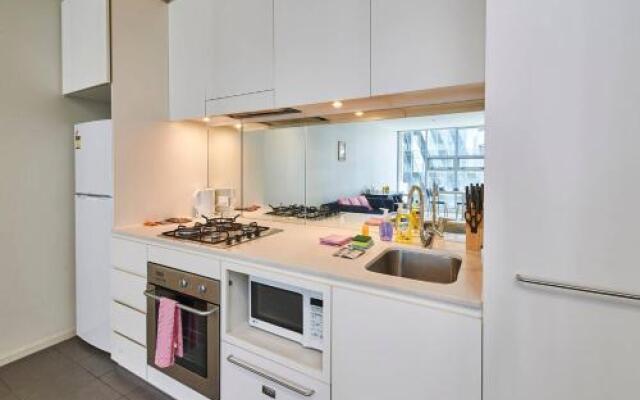 Convenient & Modern 1 Bed Apartment Docklands