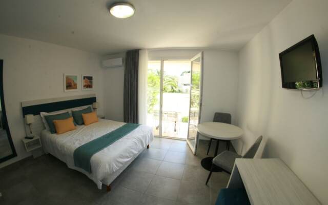 Residence Fiori Di Cala Rossa